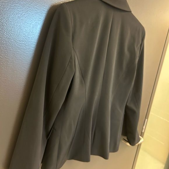 Zenobia size 12 EUC wool blend Black Professional Jacket- sharp corner detail - Picture 6 of 13